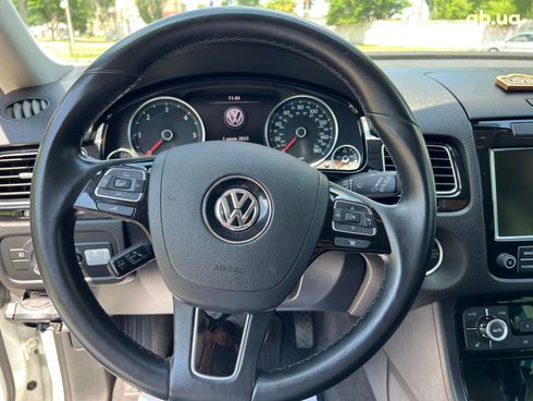 Volkswagen Touareg 2014 белый - фото 30