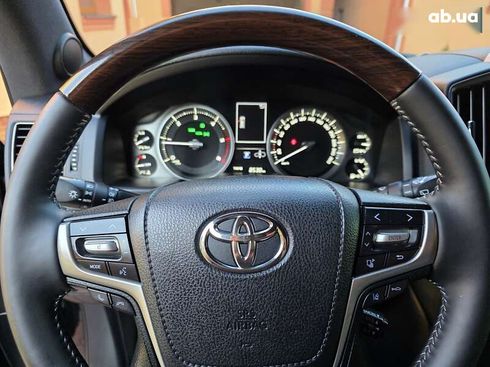 Toyota Land Cruiser 2018 - фото 22