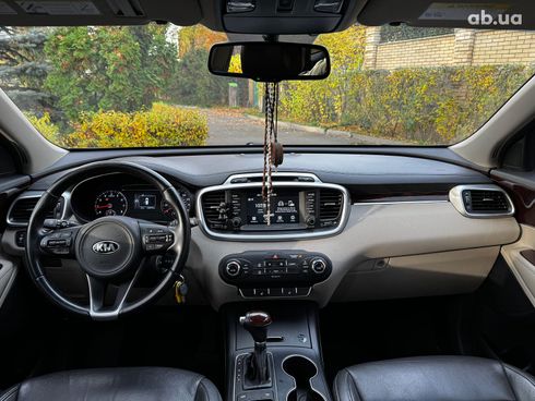 Kia Sorento 2017 черный - фото 28