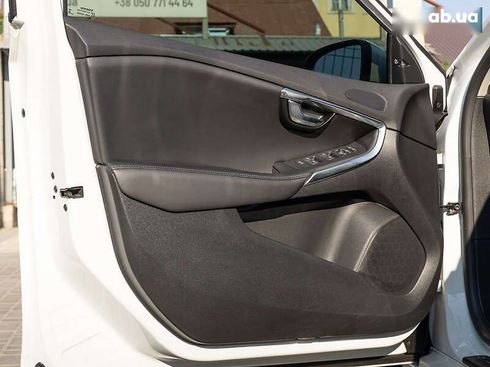 Volvo V40 2017 - фото 24