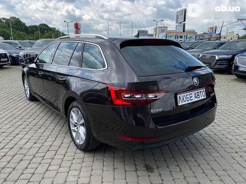 Skoda Superb 2019 - фото 5