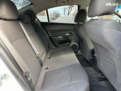 Chevrolet Cruze 2012 белый - фото 28