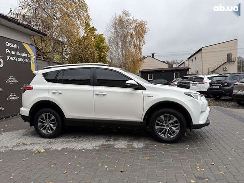 Toyota RAV4 2018 - фото 14