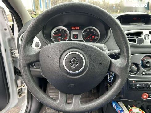 Renault Clio 2012 - фото 11