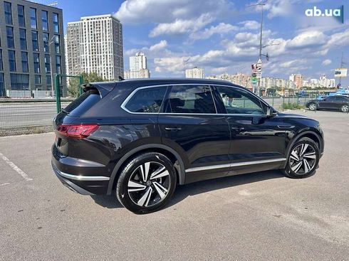 Volkswagen Touareg 2022 - фото 7