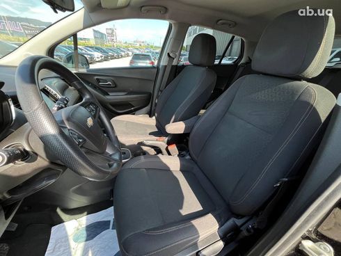 Chevrolet Trax 2018 черный - фото 38
