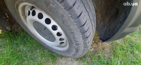 Volkswagen Transporter 2016 желтый - фото 6