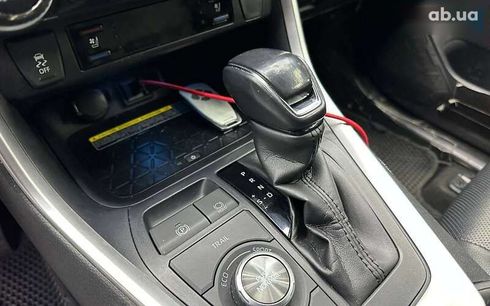 Toyota RAV4 2020 - фото 14