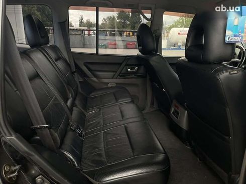 Mitsubishi Pajero Wagon 2006 - фото 21