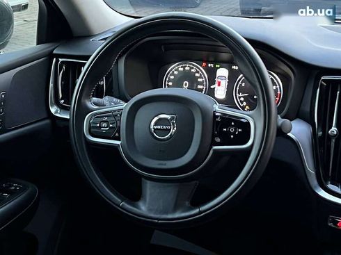 Volvo S60 2019 - фото 18
