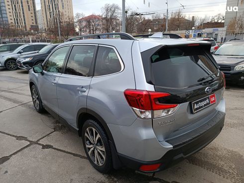 Subaru Forester 2022 серый - фото 4