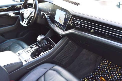 Volkswagen Touareg 2018 - фото 28