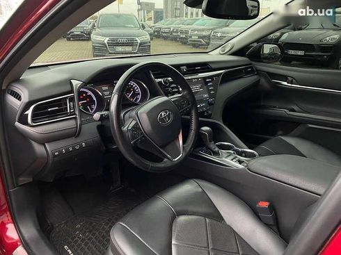 Toyota Camry 2019 - фото 15