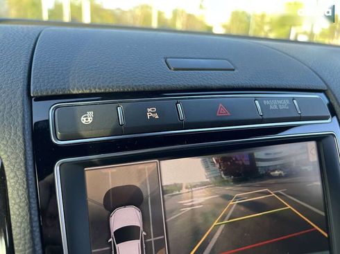 Volkswagen Touareg 2017 - фото 28