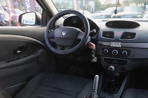Renault Megane 2011 - фото 11