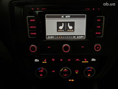 Volkswagen Jetta 2013 синий - фото 15
