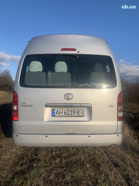 Toyota Hiace 2008 серебристый - фото 9