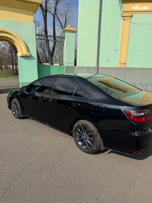 Toyota Camry 2015 черный - фото 18