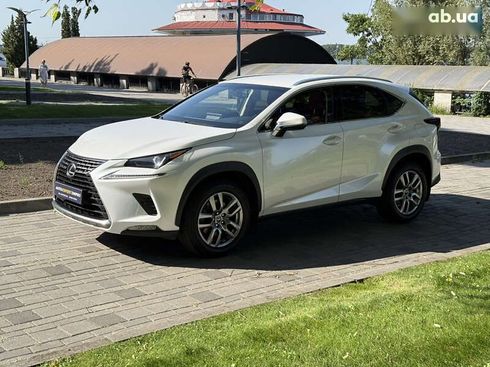 Lexus NX 2018 - фото 16