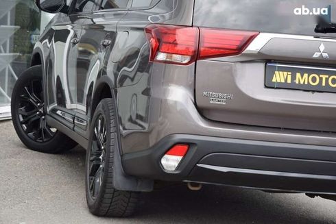 Mitsubishi Outlander 2017 - фото 20
