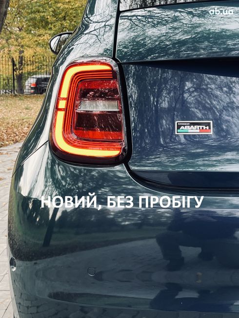 Fiat 500E 2023 зеленый - фото 6