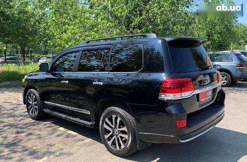 Toyota Land Cruiser 2017 - фото 16