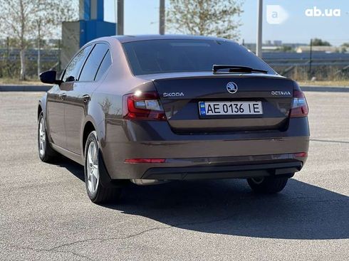 Skoda Octavia 2017 - фото 25