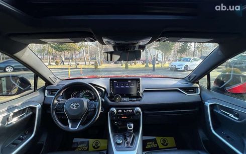 Toyota RAV4 2021 - фото 15