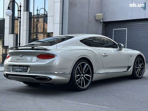 Bentley Continental GT 2018 - фото 25