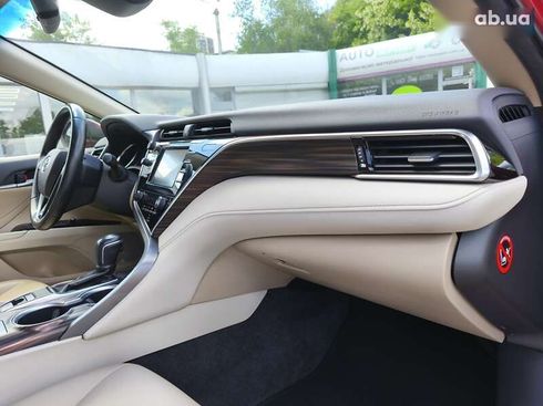 Toyota Camry 2018 - фото 16