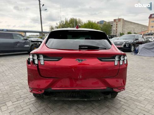 Ford Mustang Mach-E 2022 - фото 6