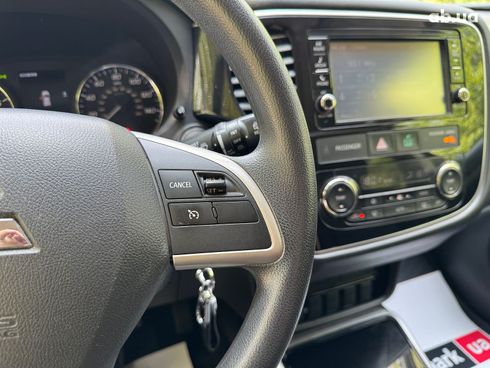 Mitsubishi Outlander 2018 черный - фото 23