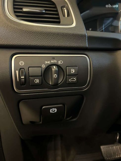 Volvo S60 2015 - фото 17