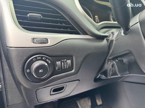 Jeep Cherokee 2016 черный - фото 21