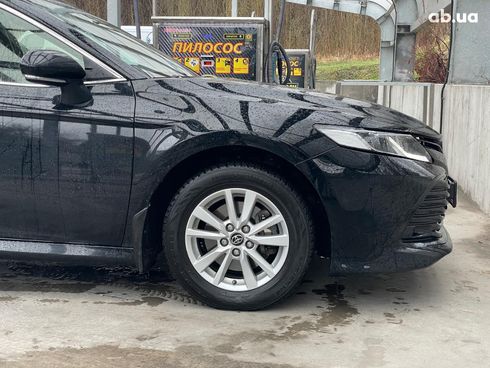 Toyota Camry 2018 черный - фото 8
