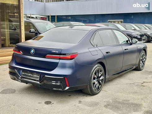 BMW i7 2023 - фото 16