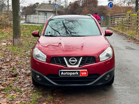 Nissan Qashqai 2012 красный - фото 3