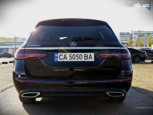 Mercedes-Benz E-Класс 2022 - фото 4