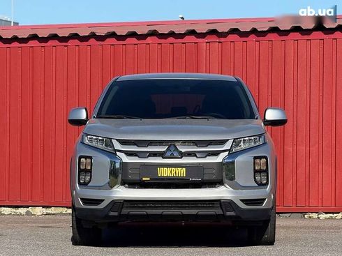 Mitsubishi Outlander 2019 - фото 5