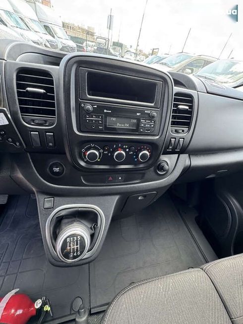 Renault Trafic 2021 - фото 15