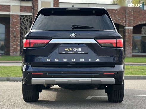 Toyota Sequoia 2023 - фото 24