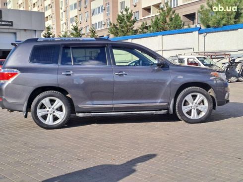 Toyota Highlander 2013 серый - фото 4