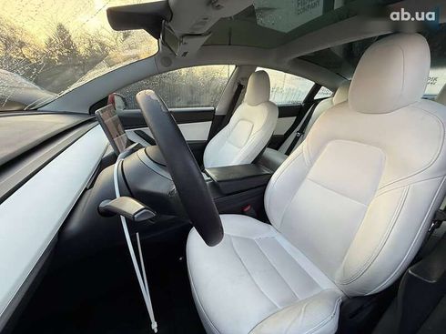Tesla Model 3 2021 - фото 17