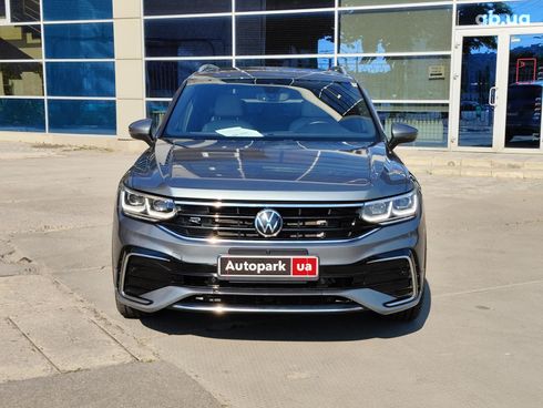 Volkswagen Tiguan 2020 серый - фото 2