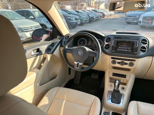 Volkswagen Tiguan 2015 красный - фото 32