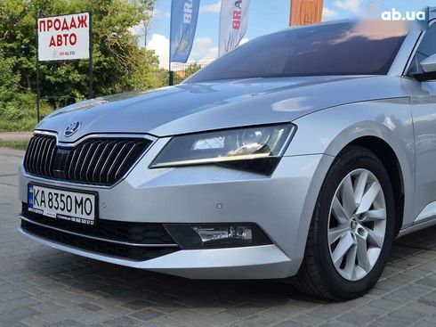 Skoda Superb 2019 - фото 11