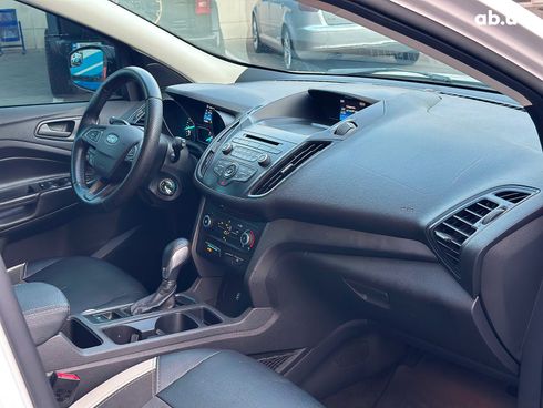 Ford Escape 2017 белый - фото 19