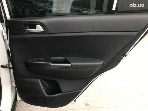 Kia Sportage 2017 белый - фото 18