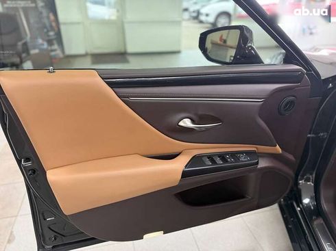 Lexus ES 2018 - фото 30