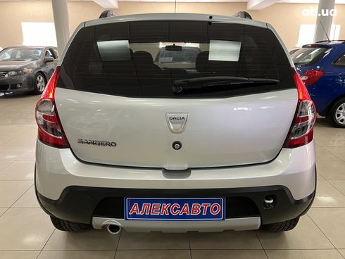 Dacia Sandero Stepway 2011 серебристый - фото 13